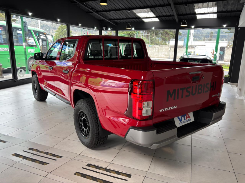 Mitsubishi Triton Work 4x2  '2026