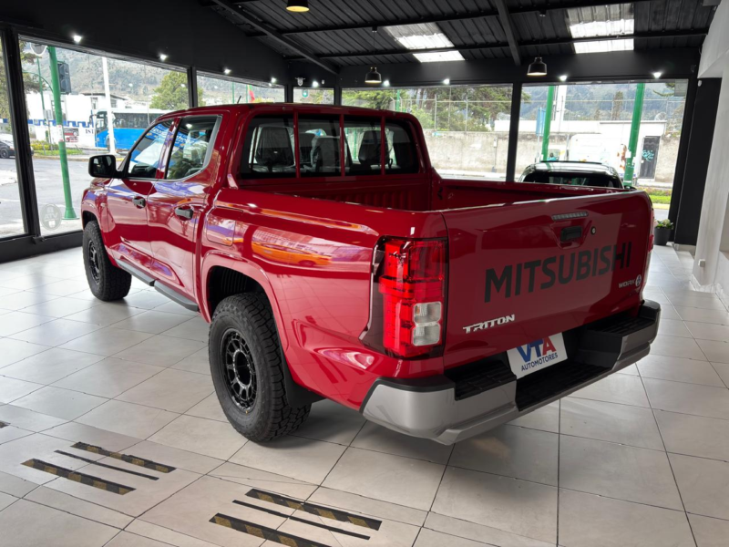 Mitsubishi Triton Work 4x2  '2026