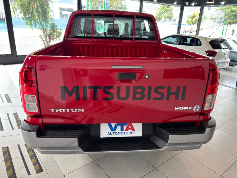 Mitsubishi Triton Work 4x2  '2026