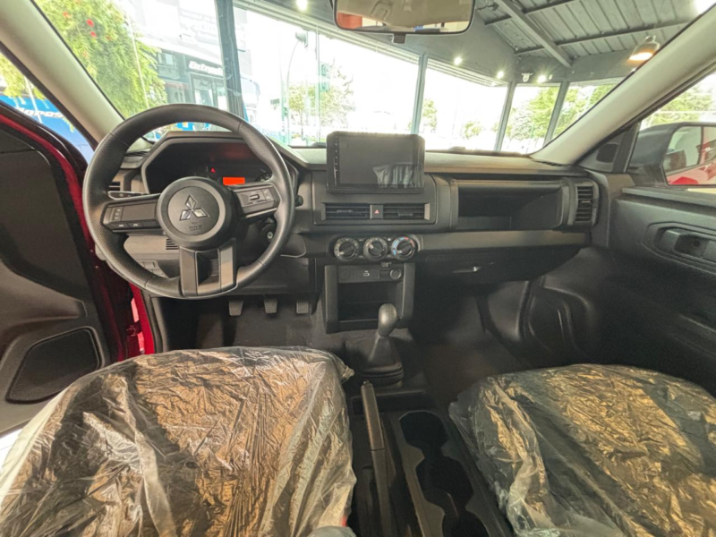 Mitsubishi Triton Work 4x2  '2026