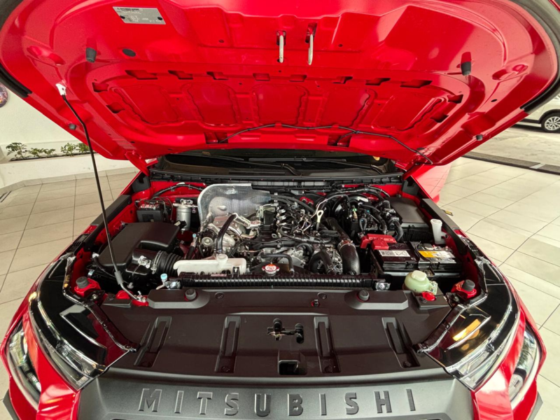 Mitsubishi Triton Work 4x2  '2026