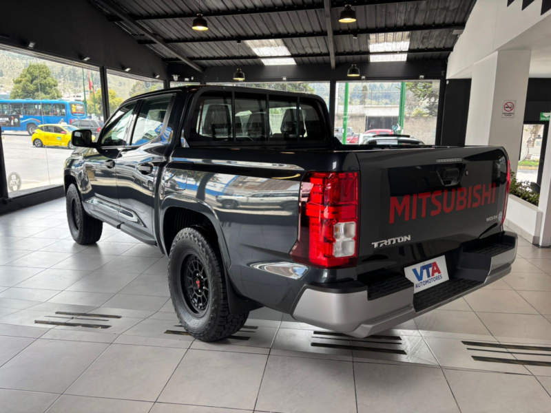 Mitsubishi Triton Work 4x2  '2026